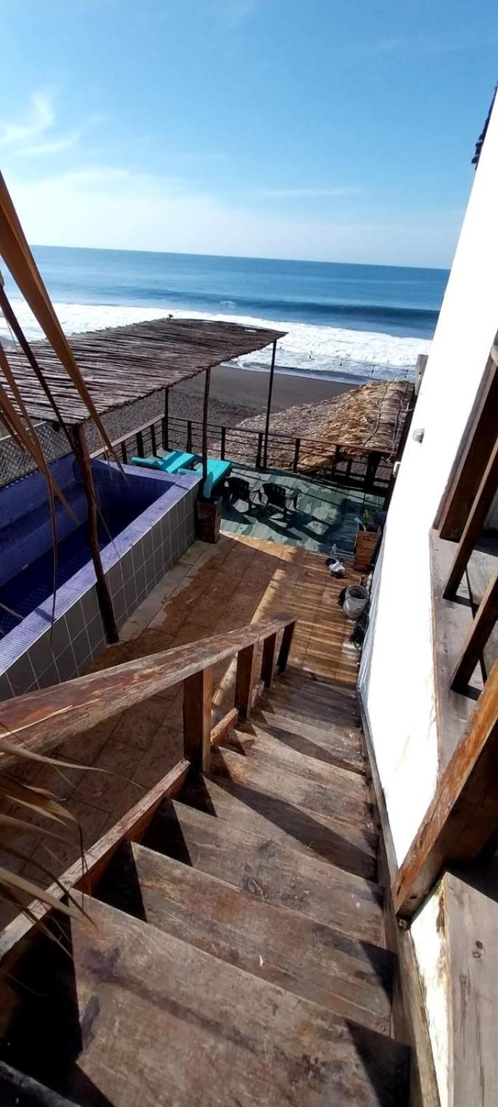מונטריסיו Black Sand Beachhouse מראה חיצוני תמונה